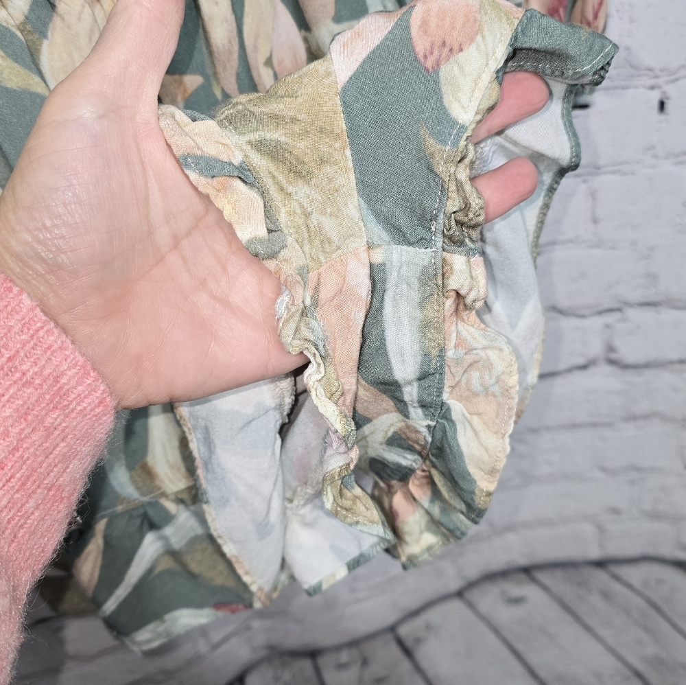 Show Me Your MuMu Floral Longsleeve Romper Size Medium - Picture 4 of 12